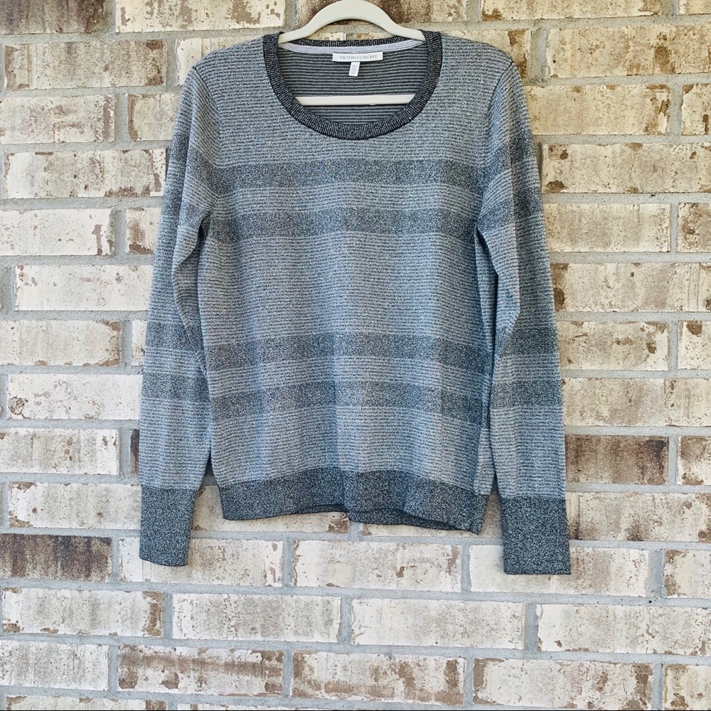 Victoria’s Secret gray sweater size L